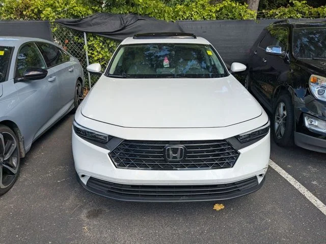Used 2024 Platinum White Pearl Honda EX image 2