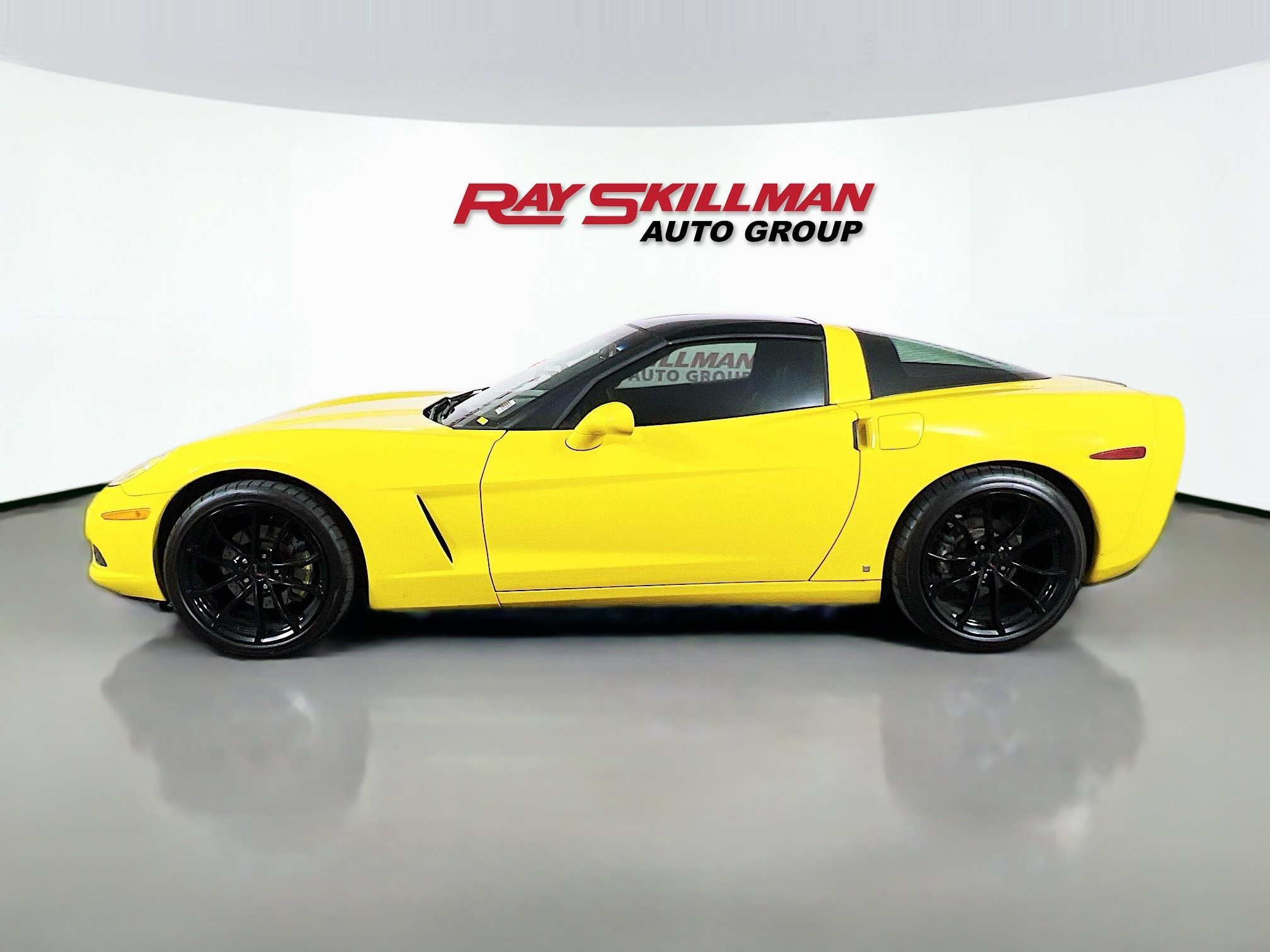 Used 2007 Velocity Yellow Tintcoat Chevrolet 2DR CPE image 4
