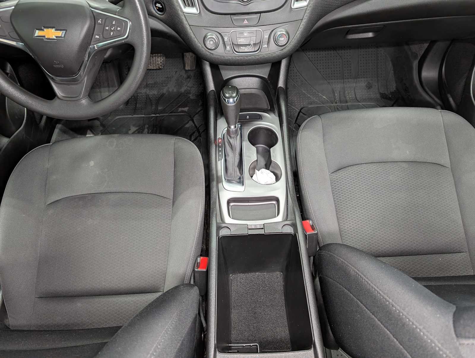 Used 2018 Summit White Chevrolet LS image 19