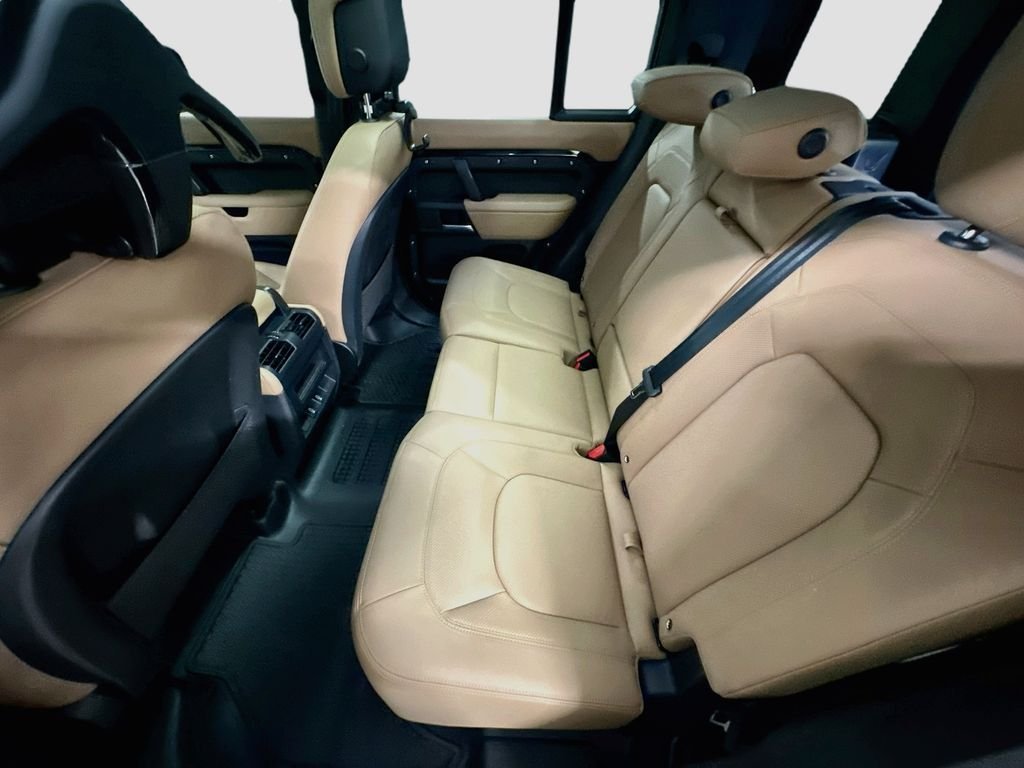 Used 2026 Black Land Rover X-Dynamic SE image 25