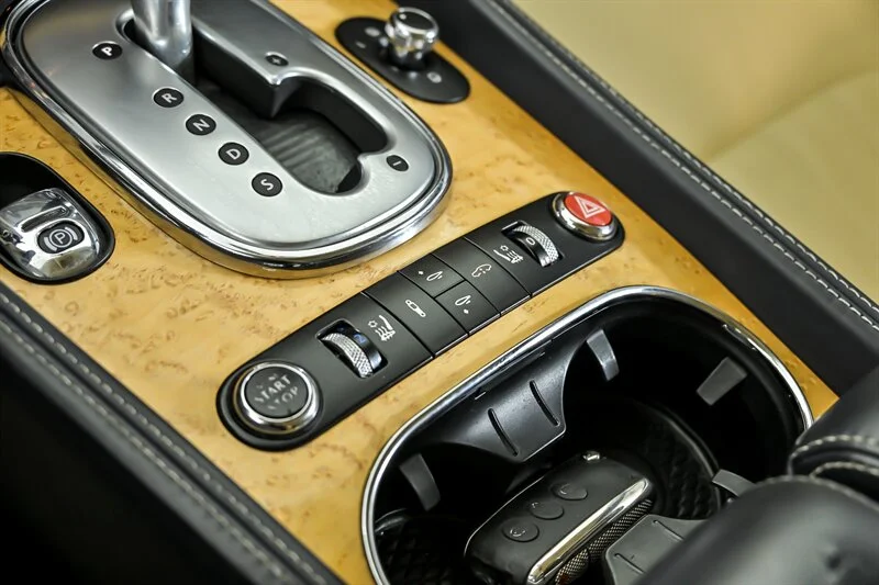 Used 2012 Blue Crystal Metallic Bentley GT image 31