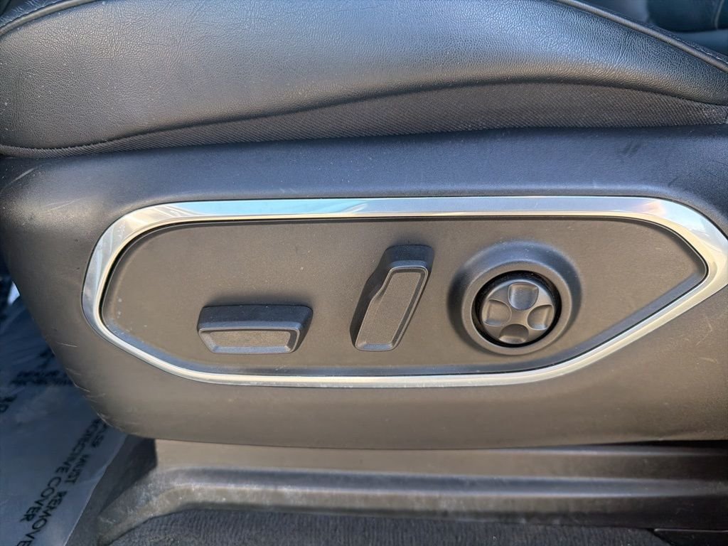 Used 2024 White Jeep Series III image 16