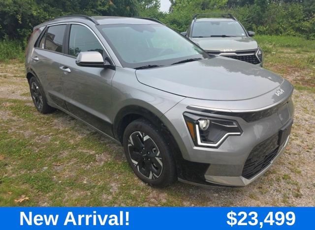 Used 2024 Gray Kia Wind image 13