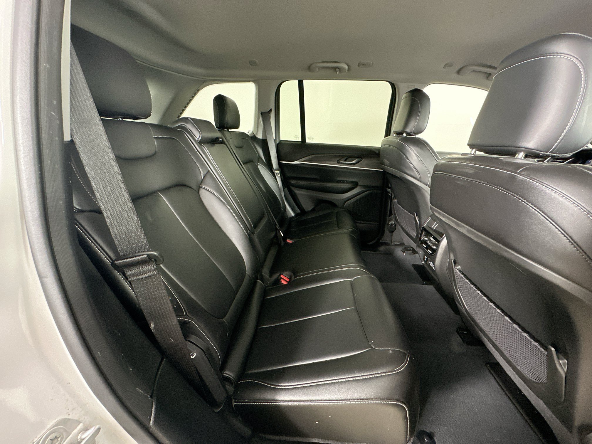 Used 2023 Bright White Clearcoat Jeep Limited image 38