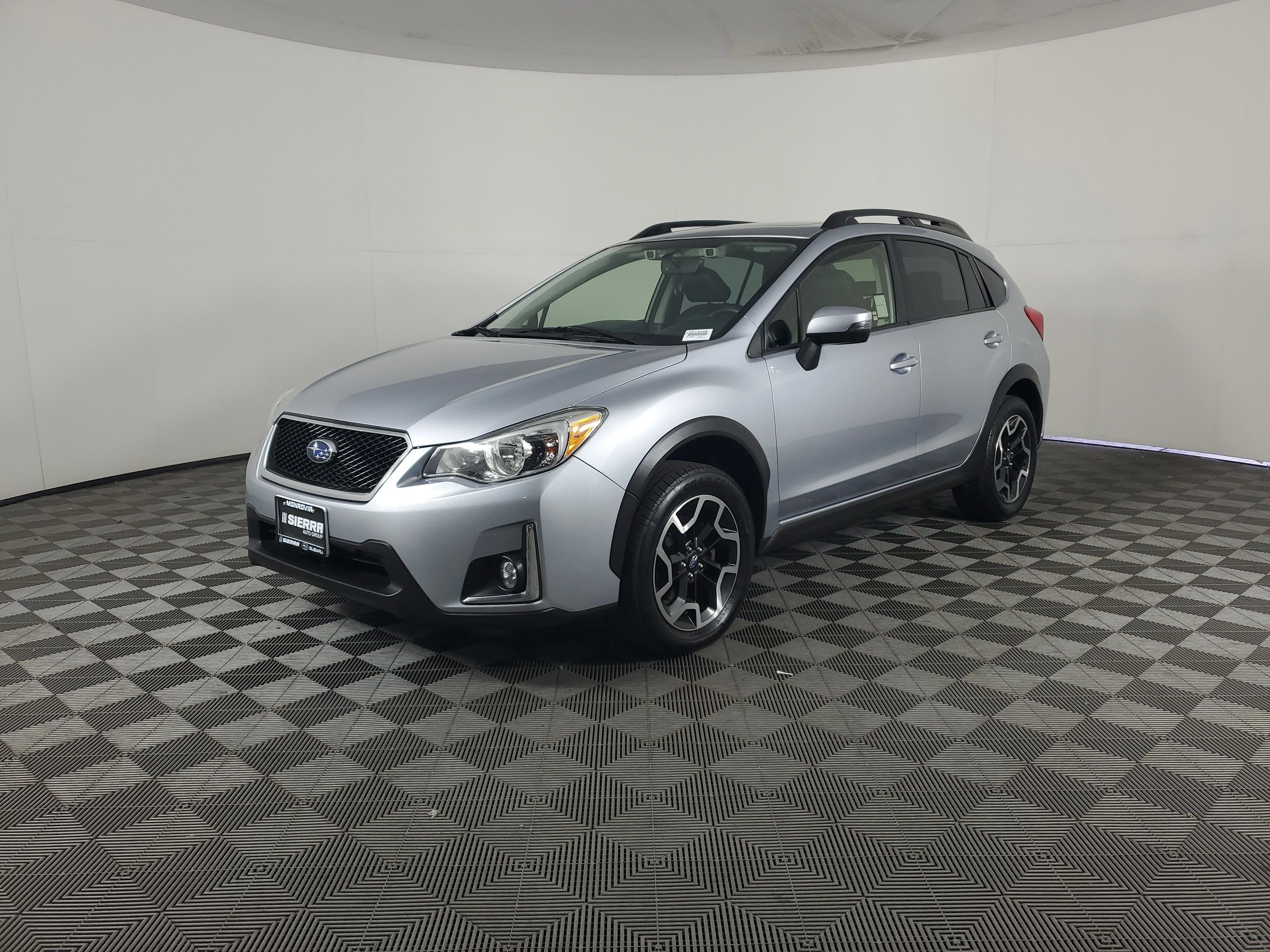 Used 2017 Ice Silver Metallic Subaru Limited image 8