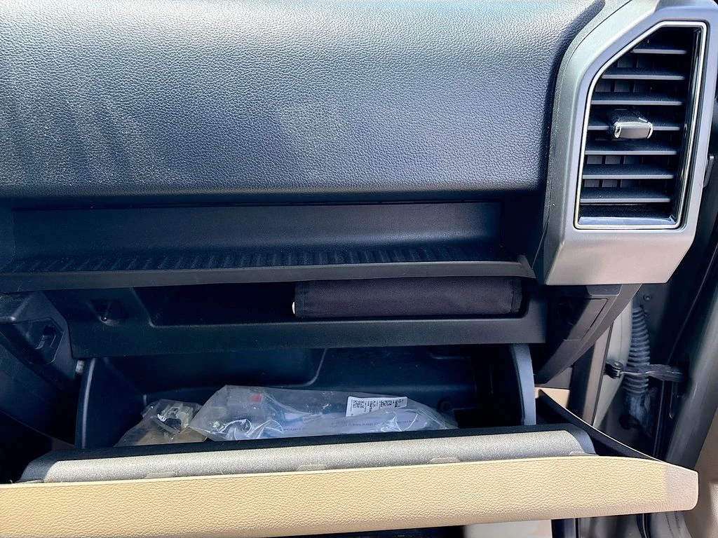 Used 2019 Silver Spruce Metallic Ford XLT image 26