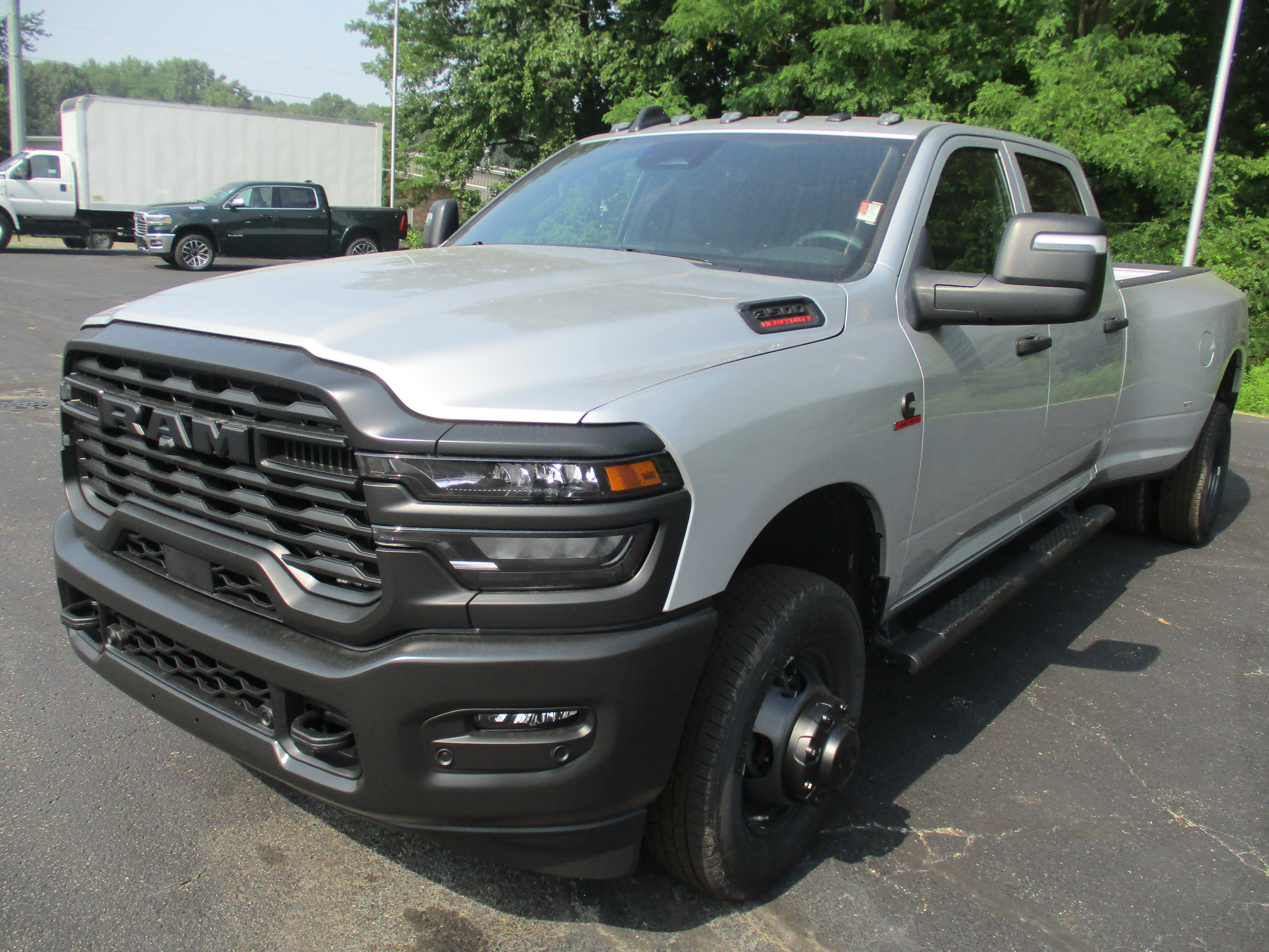 New 2026 Silver-Zynith Exterior Paint RAM Tradesman image 3