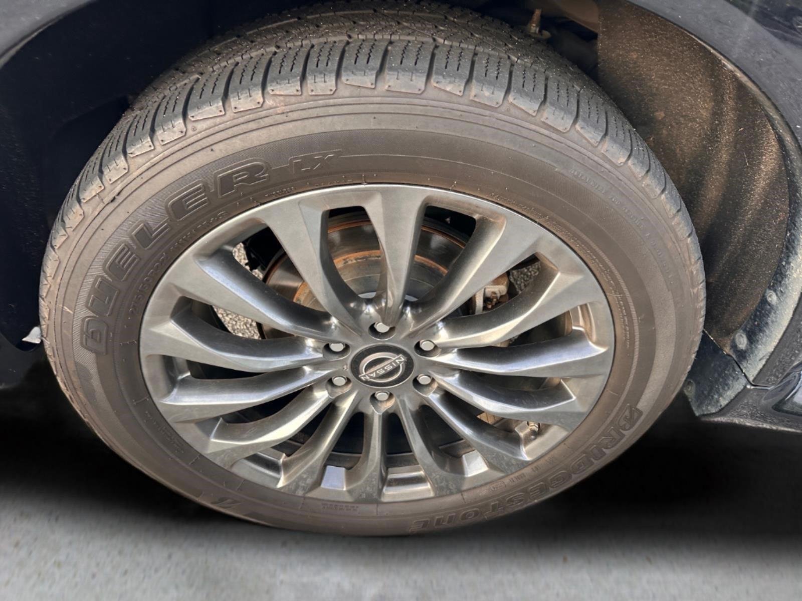 Used 2021 Super Black Nissan Platinum image 19