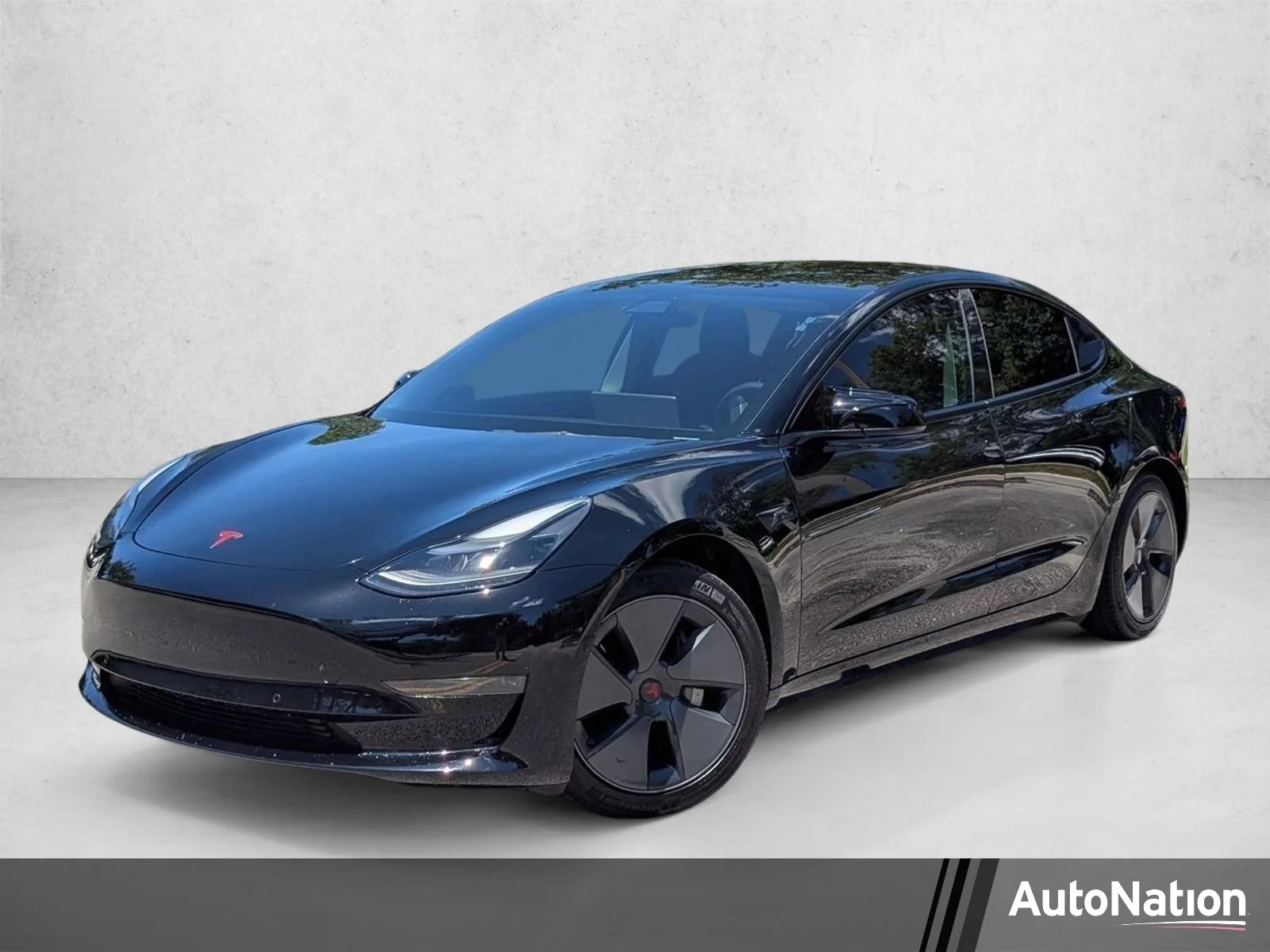2021 Tesla Model 3 Standard Range Plus's photo