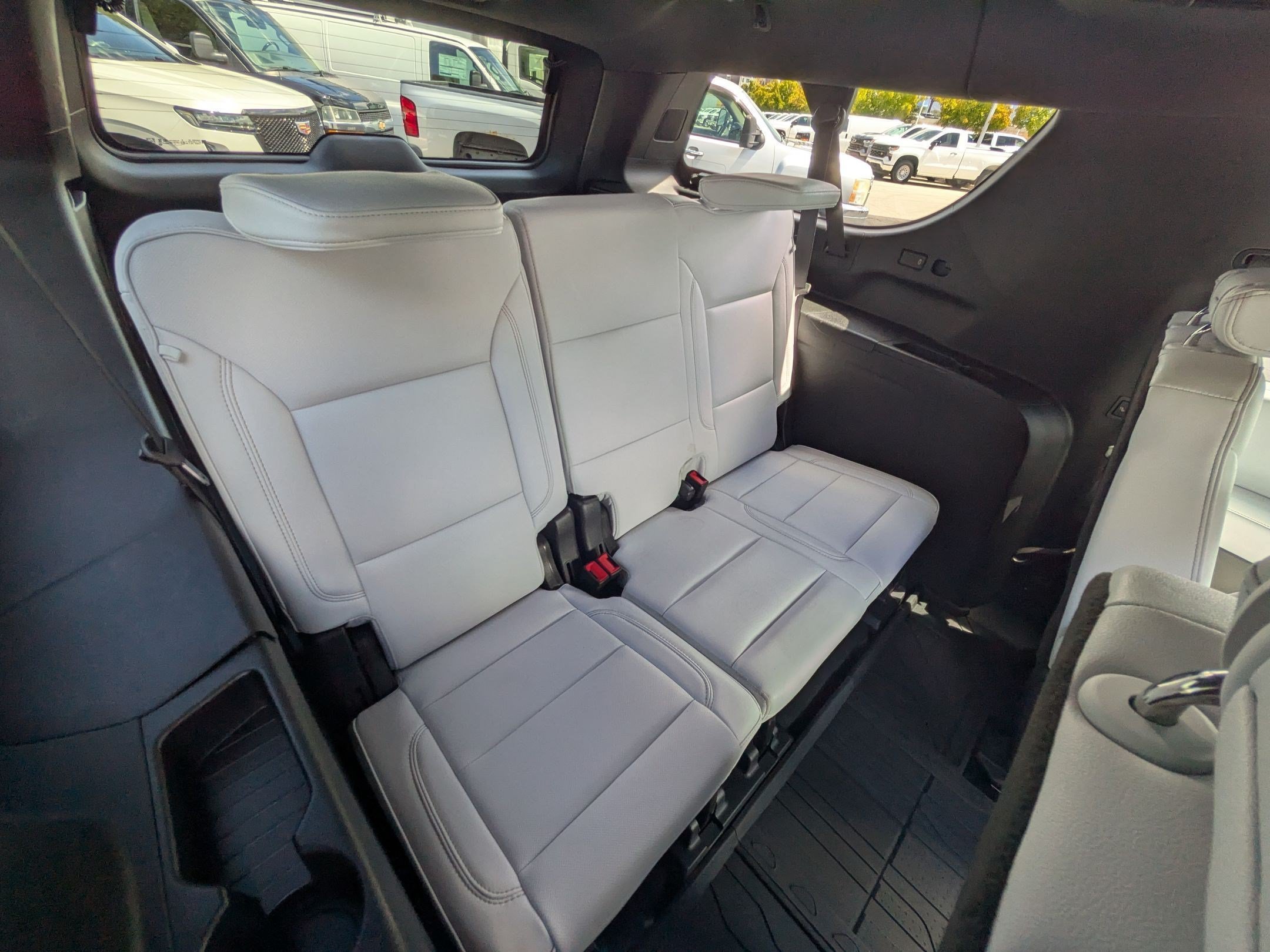 2025 Chevrolet Suburban Premier - Photo 28