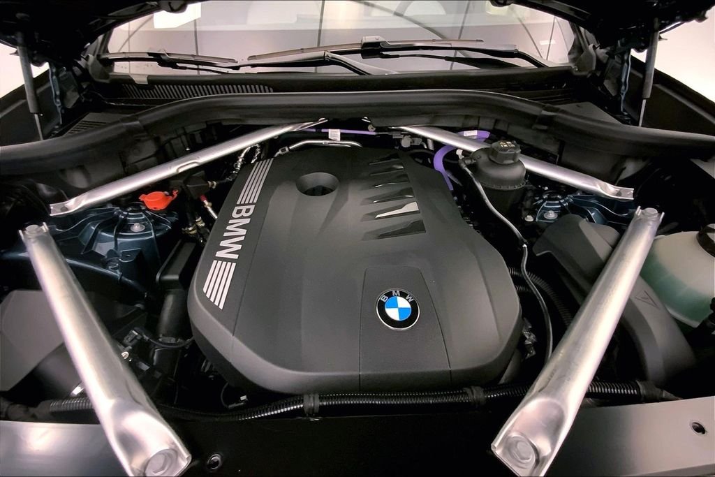 Used 2026 Blue Ridge Mountain Metallic BMW  image 8