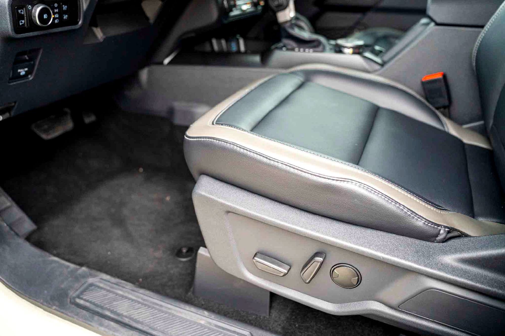 New 2025 Desert Sand Ford Outer Banks image 11