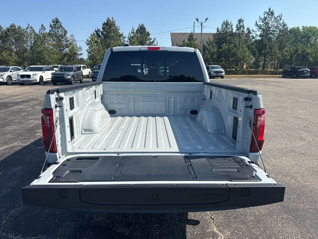 New 2026 Avalanche Ford XLT image 16