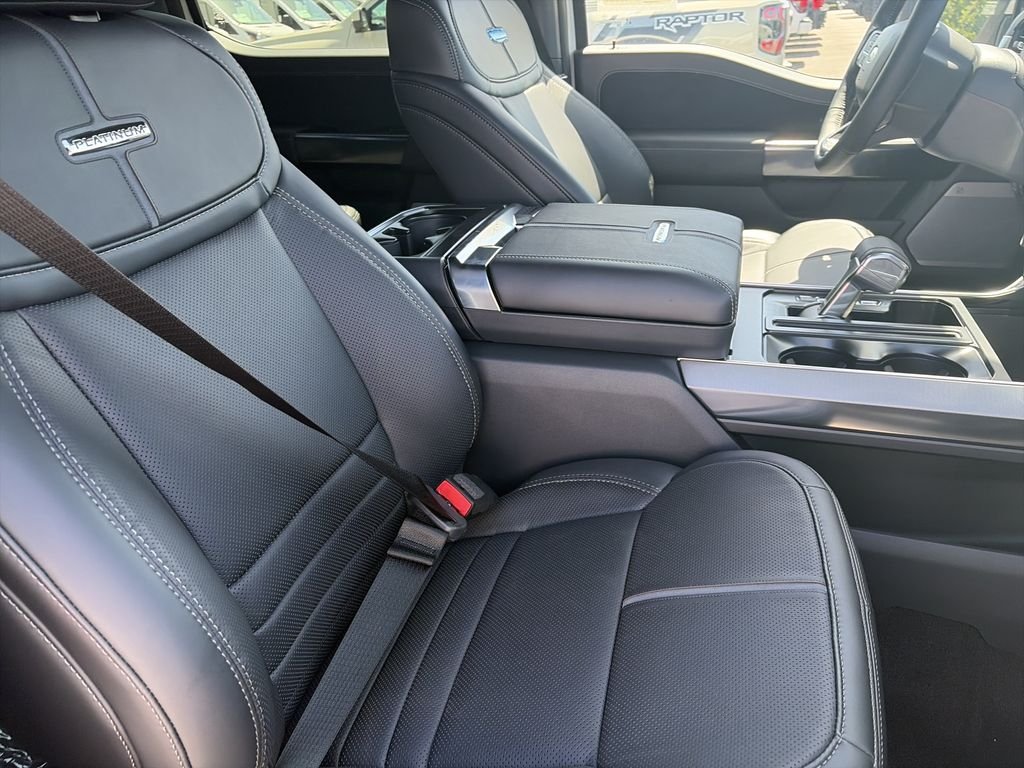 New 2026 Star White Metallic Tri-Coat Ford Platinum® image 33