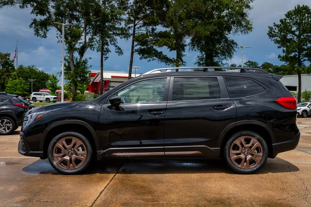 New 2026 Crystal Black Silica Subaru Limited Bronze Edition image 2