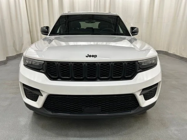 Used 2024 White Jeep Altitude X image 29