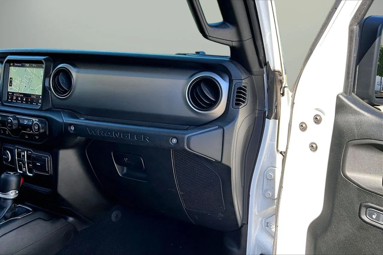 Used 2021 White Jeep Sport S image 20
