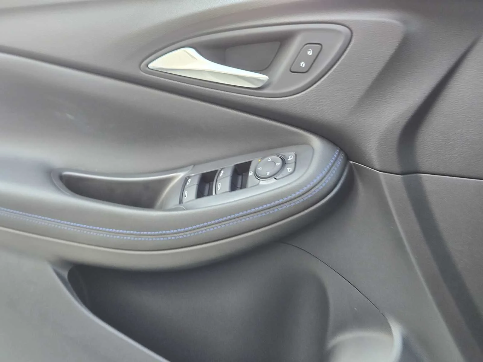 2026 Buick Encore GX Sport Touring - Photo 15