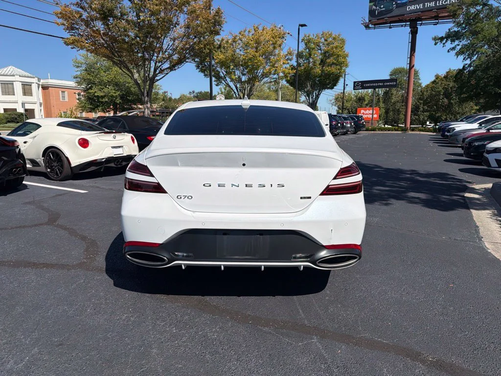 Used 2023 White Genesis 3.3T image 6