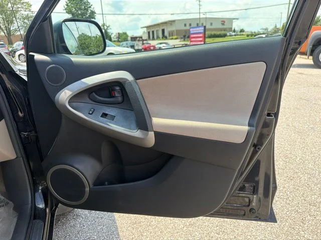 Used 2008 Black Toyota Base image 31