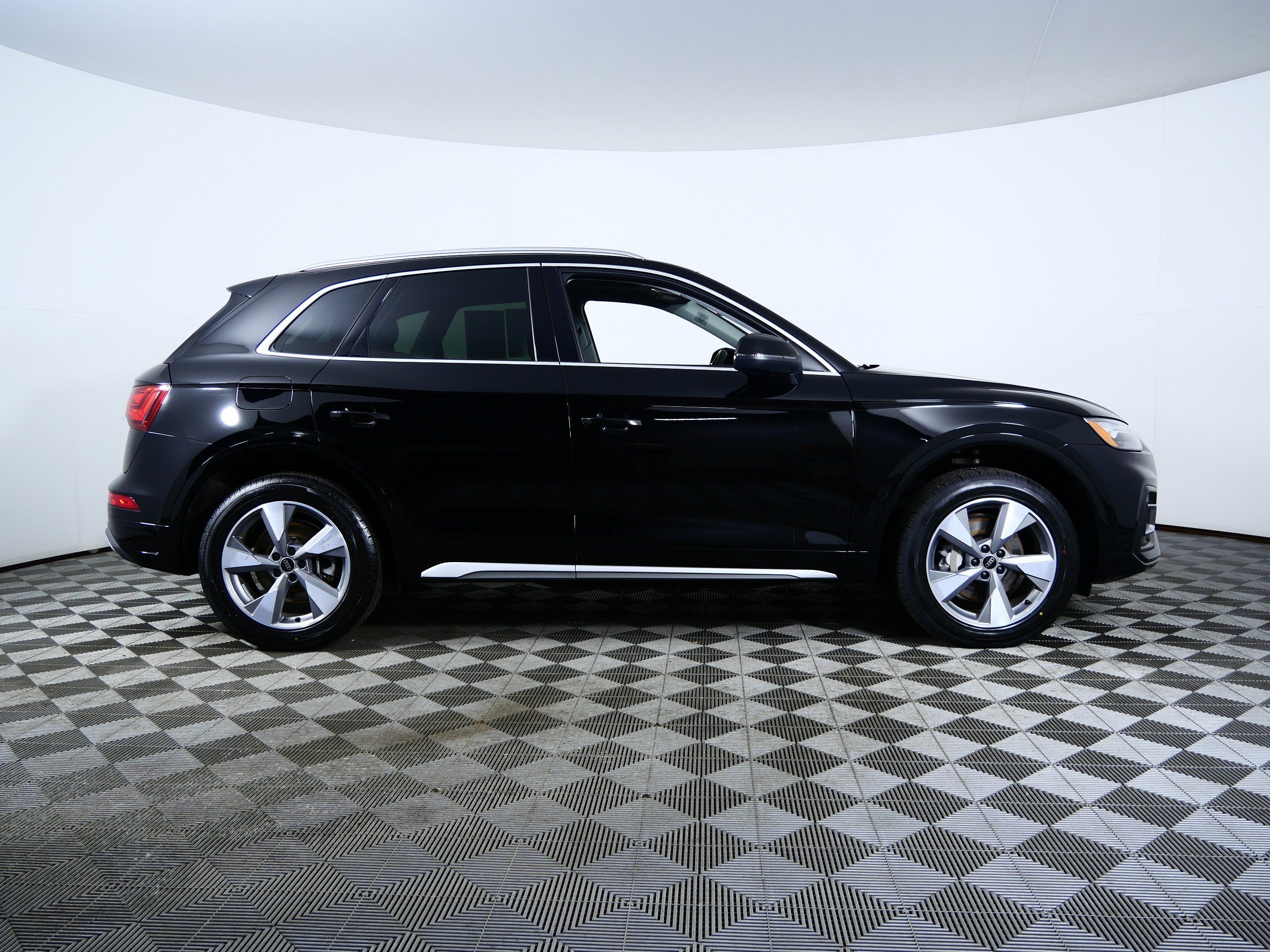 Used 2023 Brilliant Black Audi Premium Plus image 8