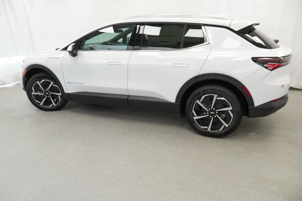 New 2026 Summit White Chevrolet LT image 5