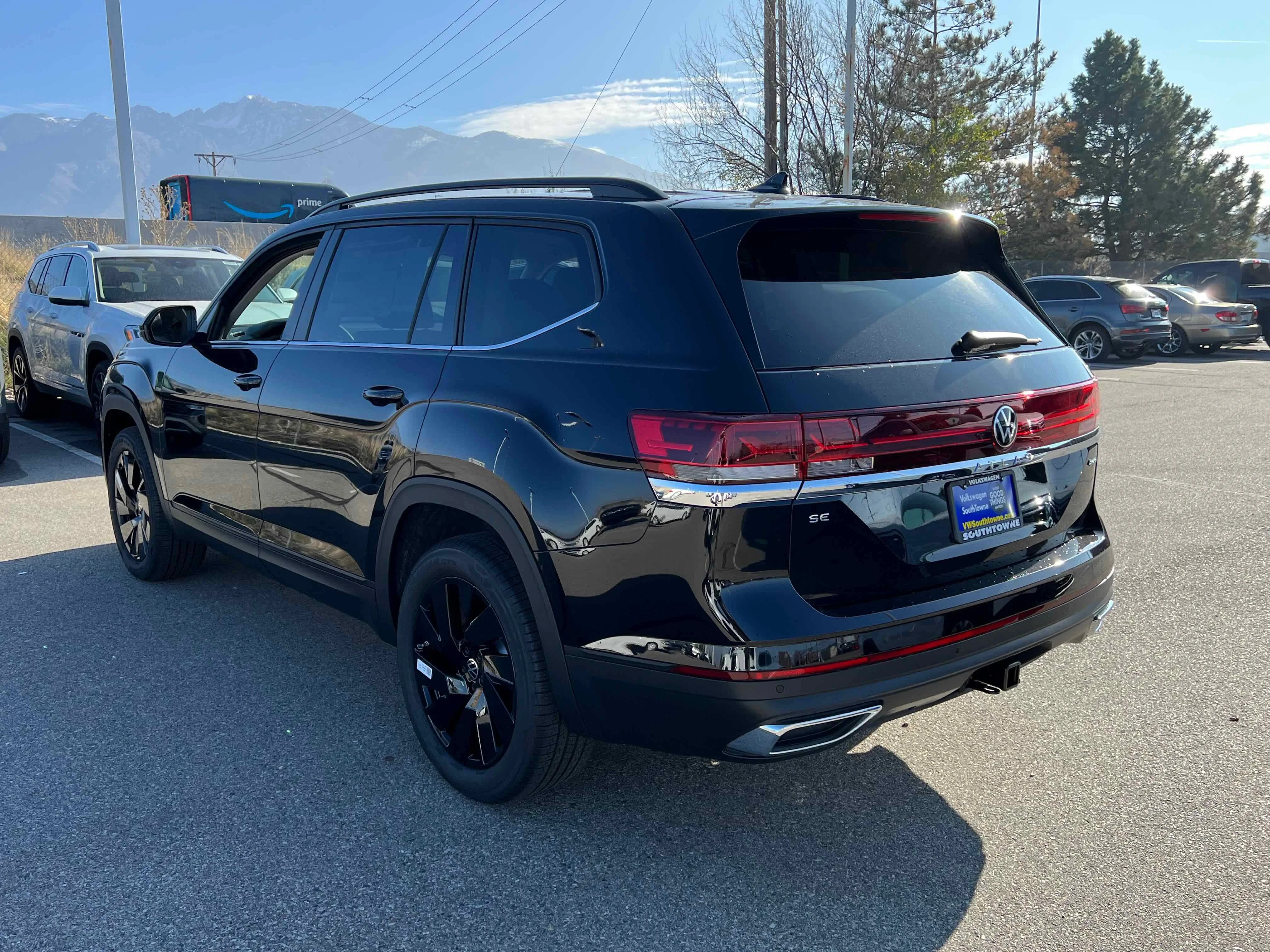 New 2026 Deep Black Volkswagen 2.0T SE w/Technology image 13