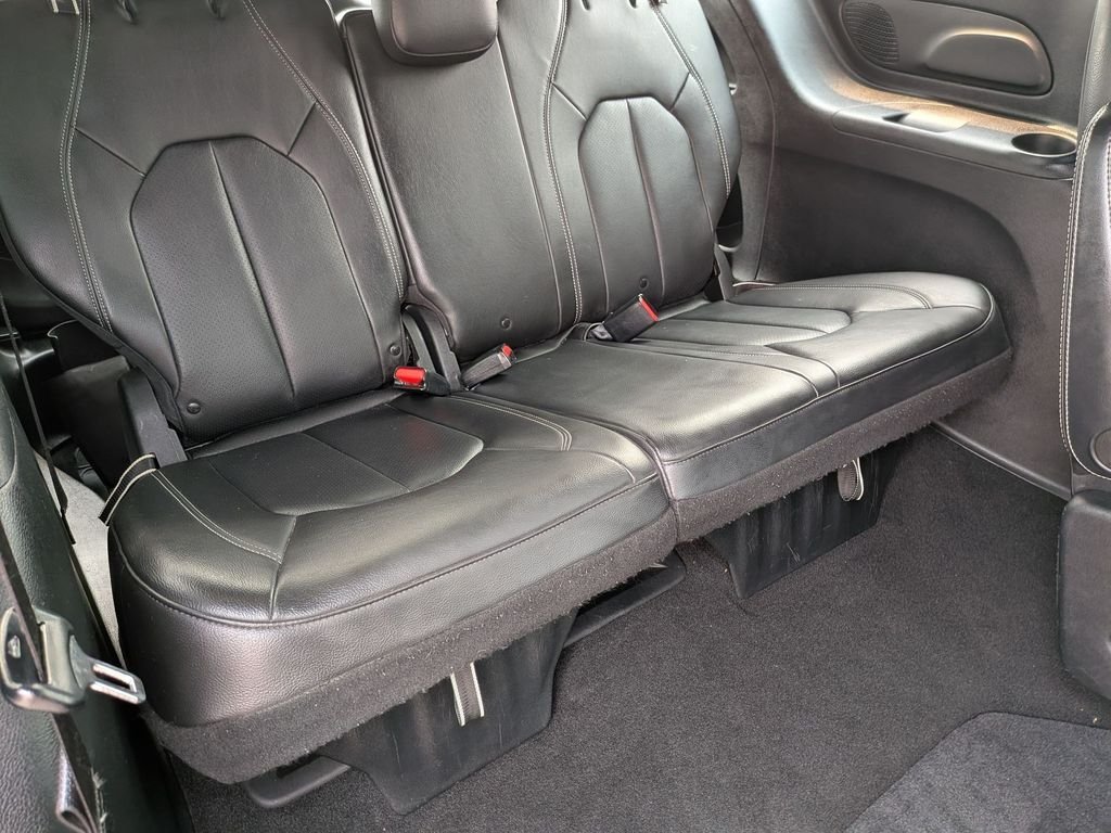 Used 2020 White Chrysler Launch Edition image 29