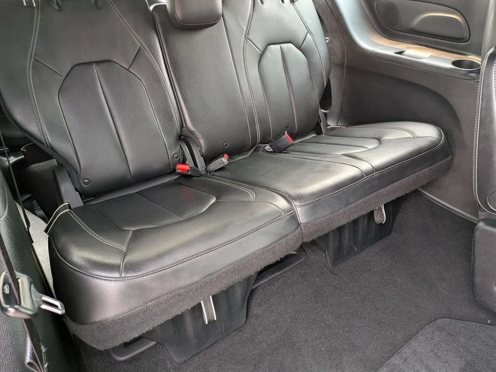 Used 2020 White Chrysler Launch Edition image 29