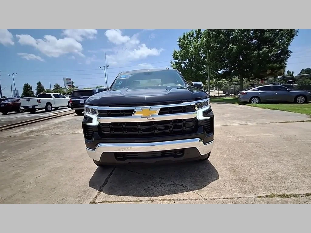Used 2023 Black Chevrolet LT image 31
