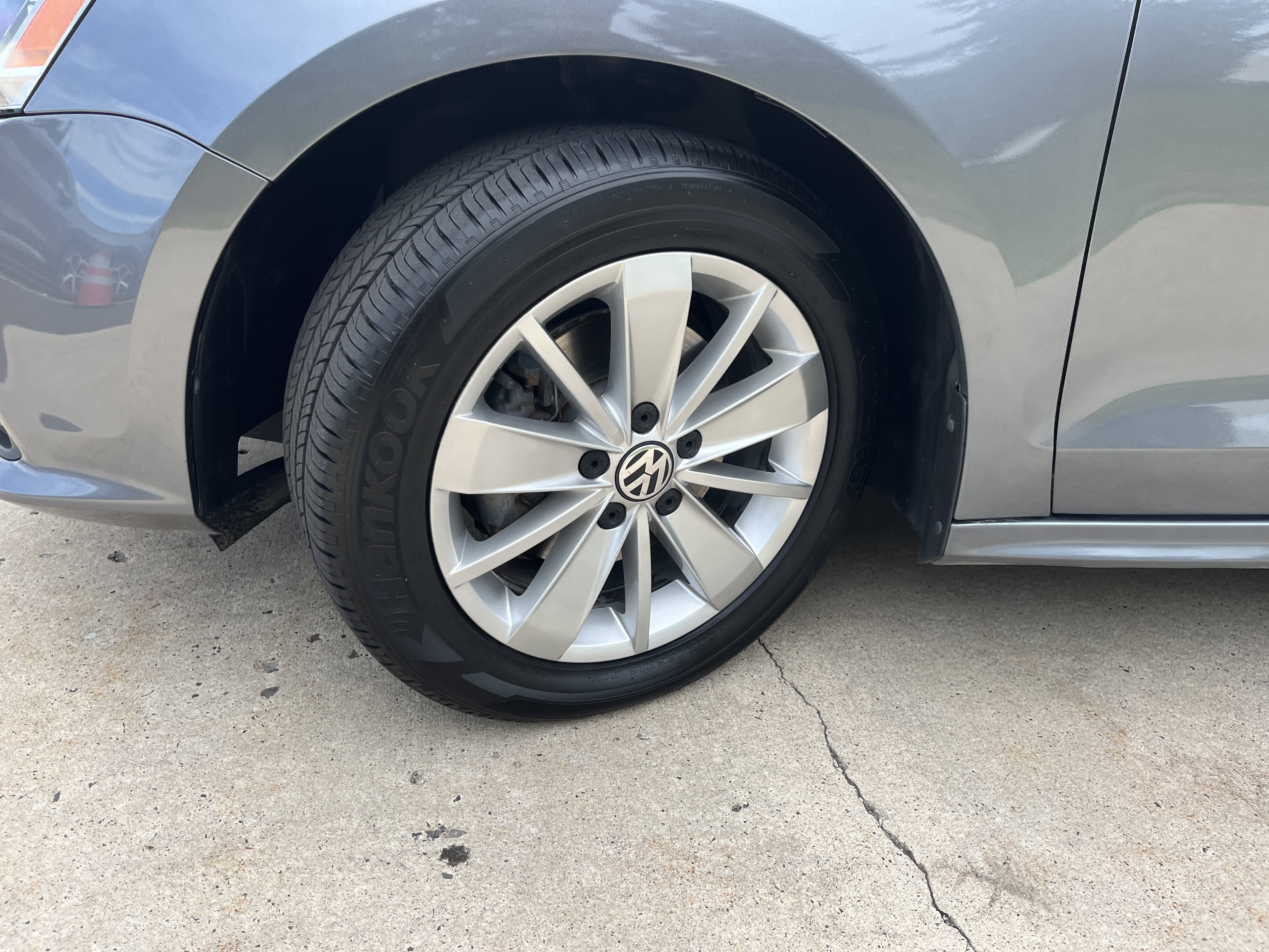 Used 2016 Gray Volkswagen 1.4T SE image 15