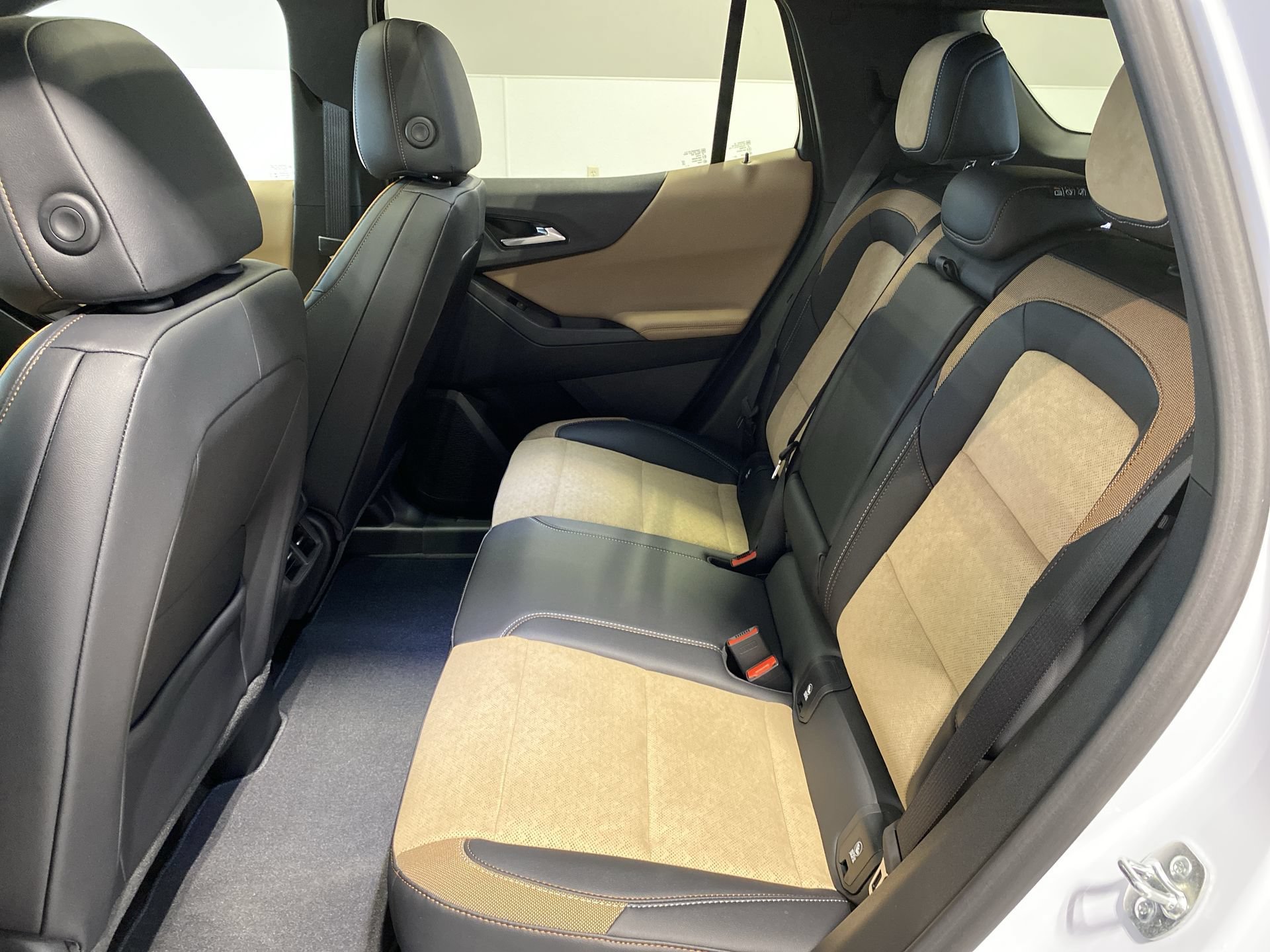 2027 Chevrolet Equinox ACTIV - Photo 26