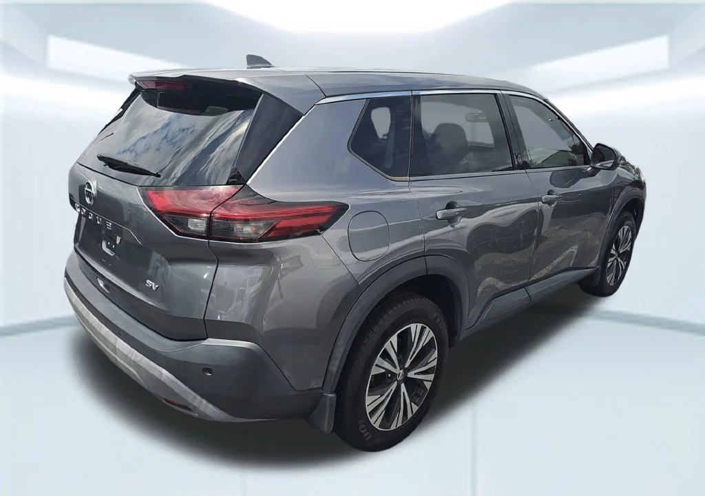 Used 2021 Gray Nissan SV image 2