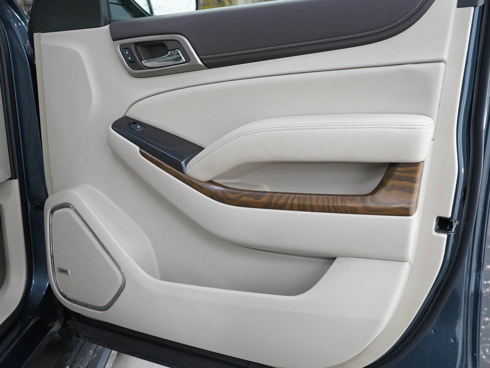 Used 2020 DARK SKY METALLIC GMC Denali image 9