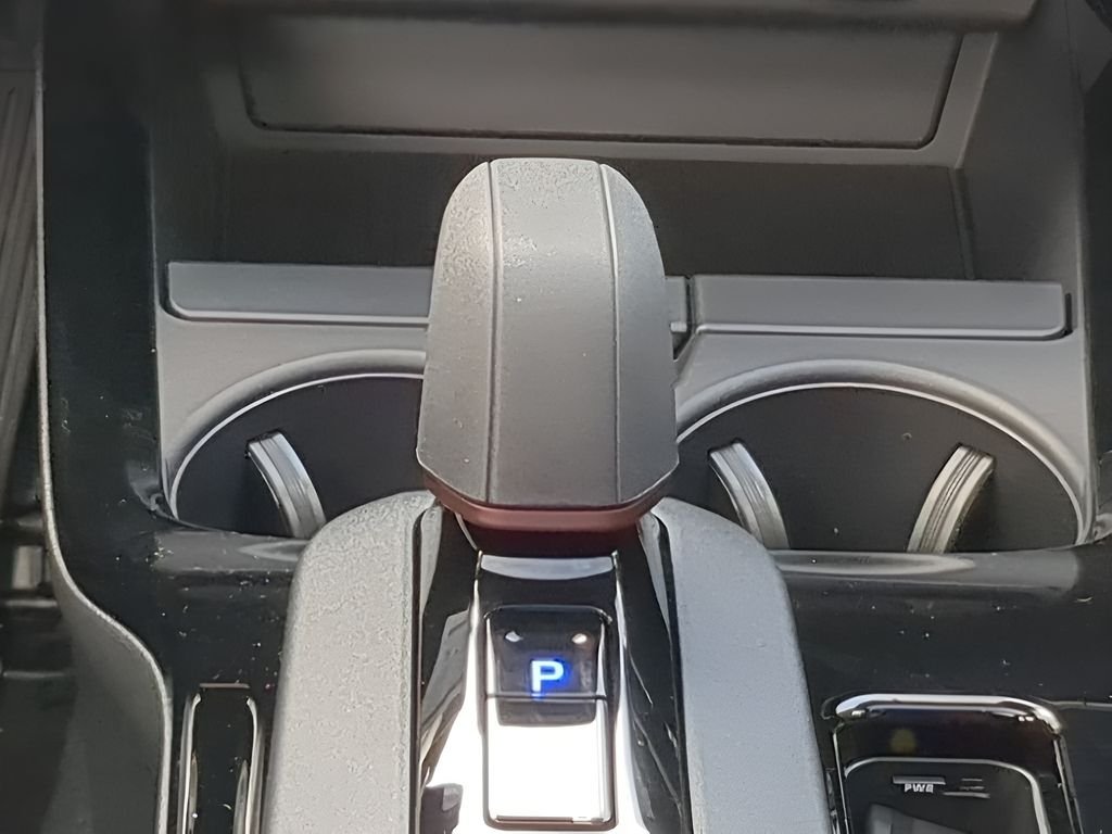 2025 Toyota Prius XSE - Photo 18