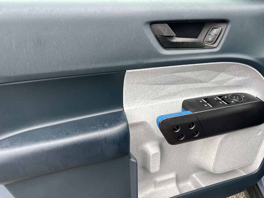 Used 2025 Azure Gray Metallic Ford XLT image 25