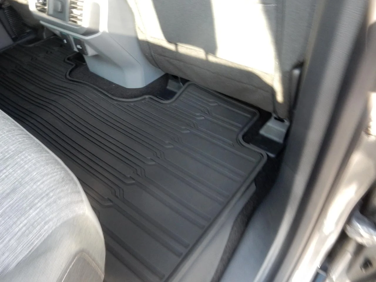 New 2022 Gray Ford XLT 4WD SUPERCREW 5.5 ft BO image 13