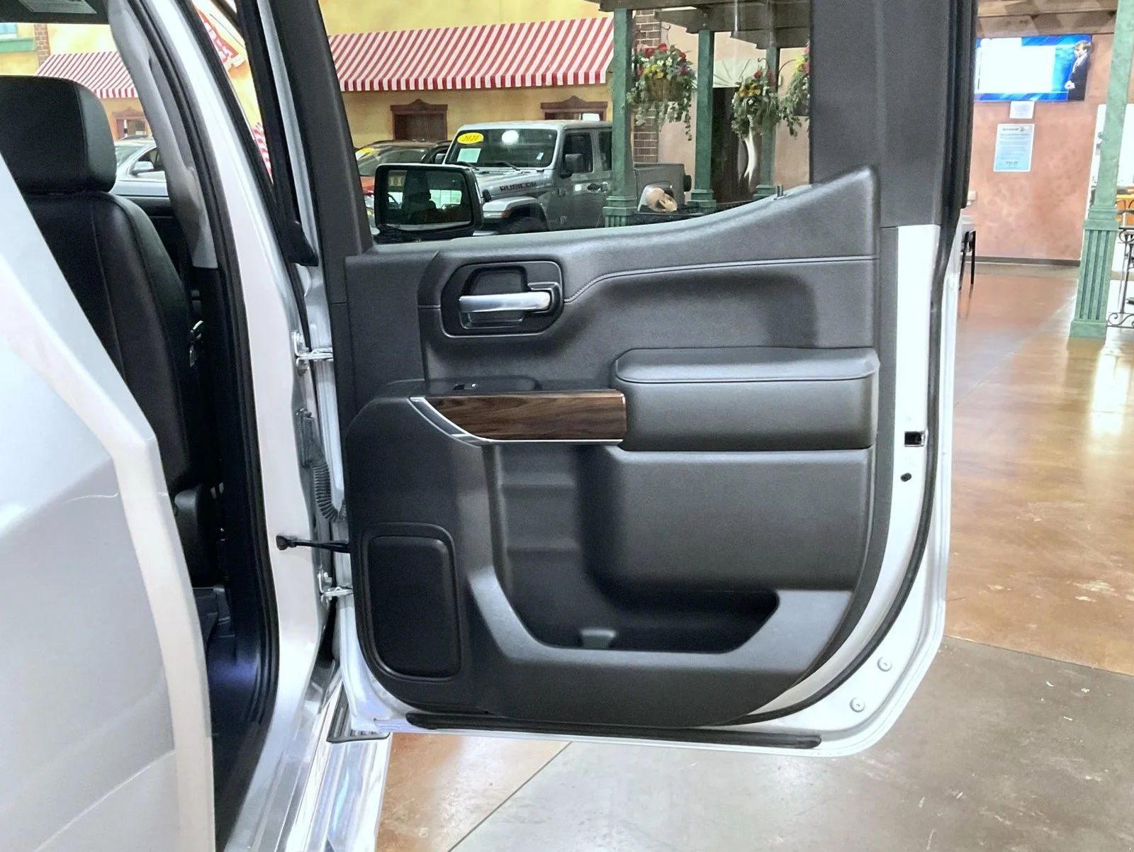 Certified Used 2020 Silver GMC SLT image 17