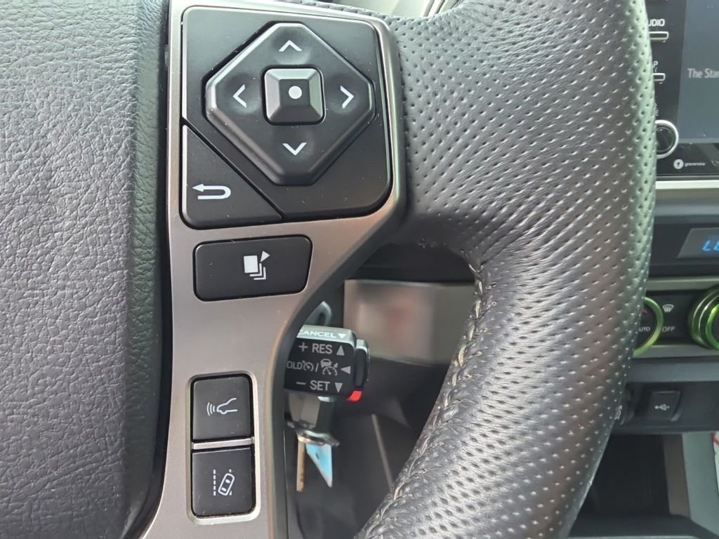 Used 2021 White Toyota SR5 image 27