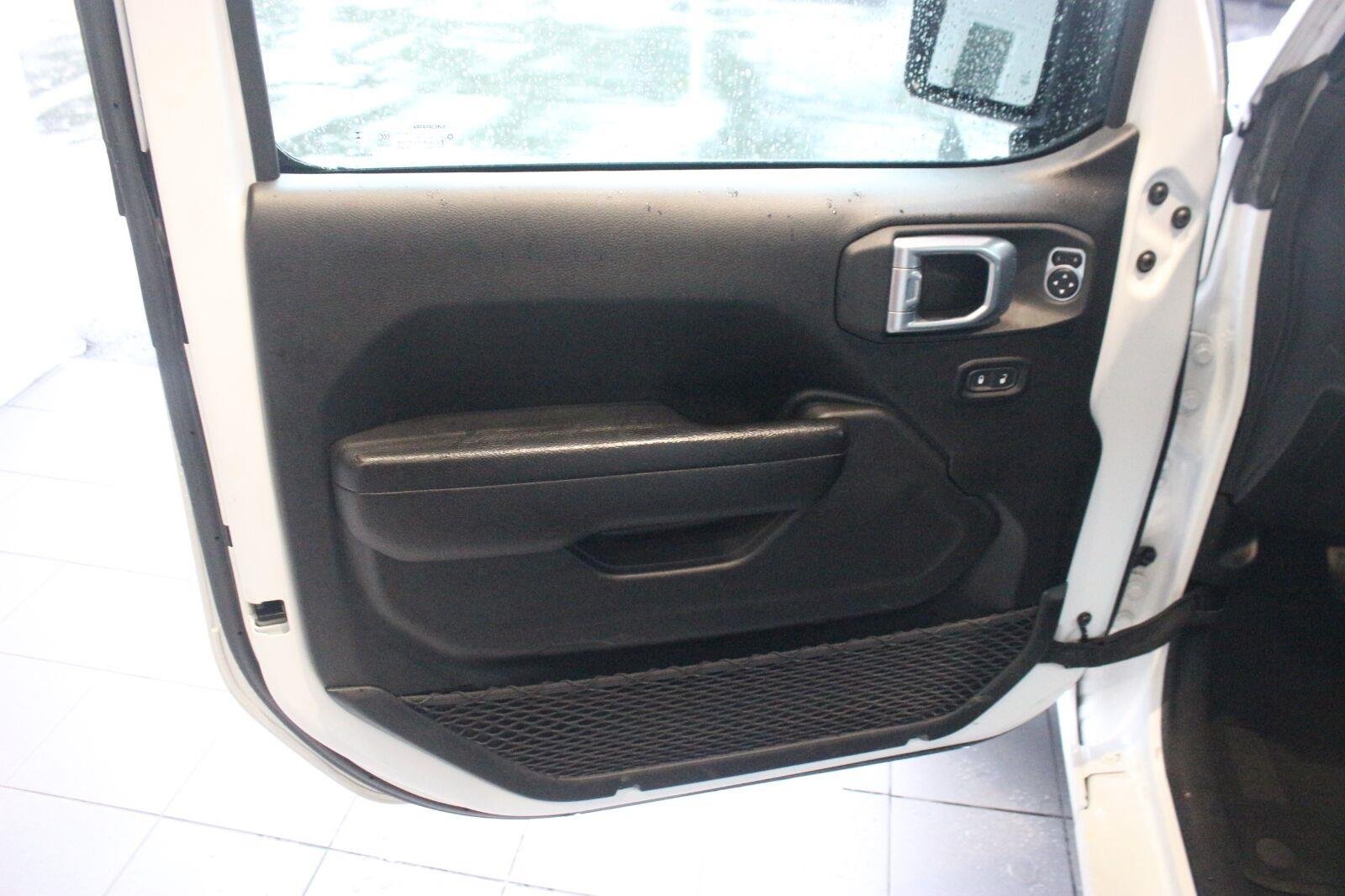 Used 2024 Whyte Jeep Sport S image 10