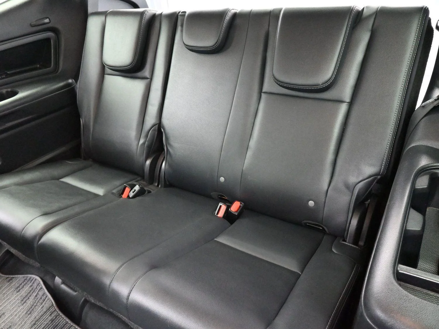 Used 2023 Ice Silver Metallic Subaru Limited image 30