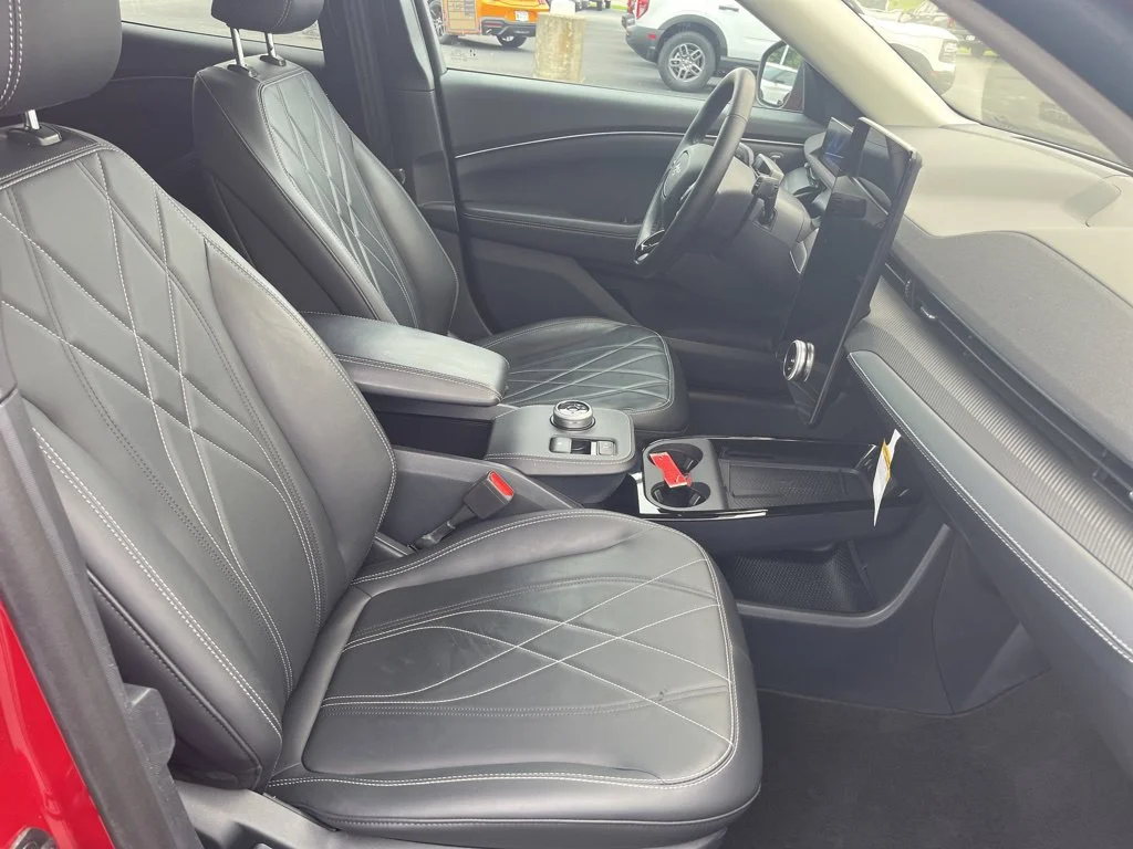 Used 2024 Rapid Red Metallic Tinted Clearcoat Ford Select image 10