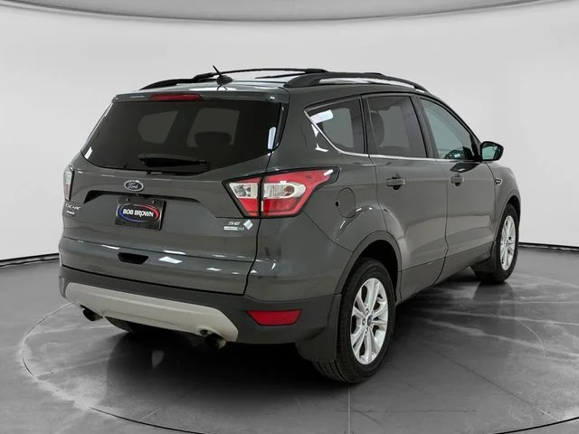 Used 2018 Gray Ford SE image 3