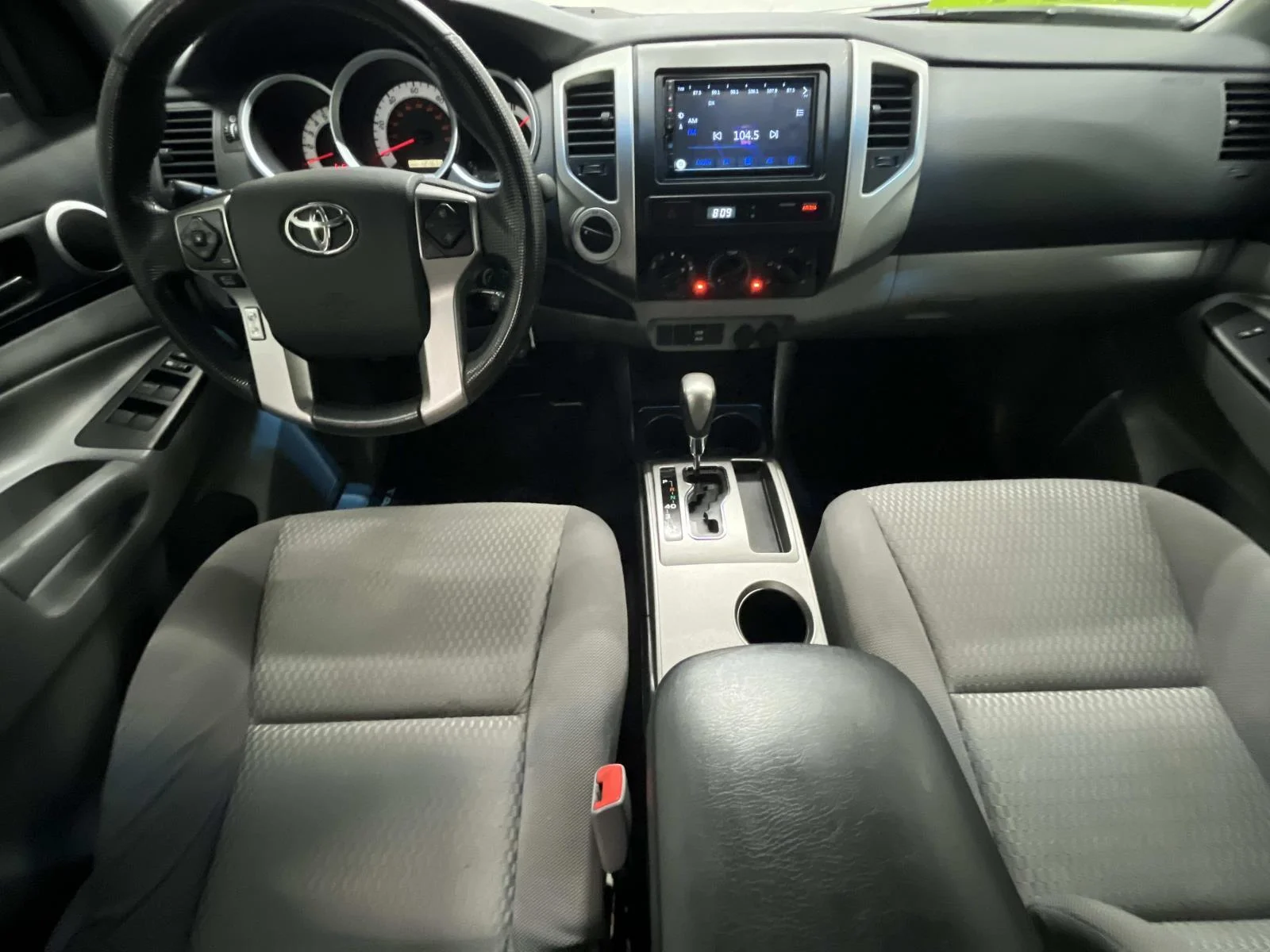 Used 2014 Super White Toyota Double Cab SR5 4.0L V6 4x4 image 17