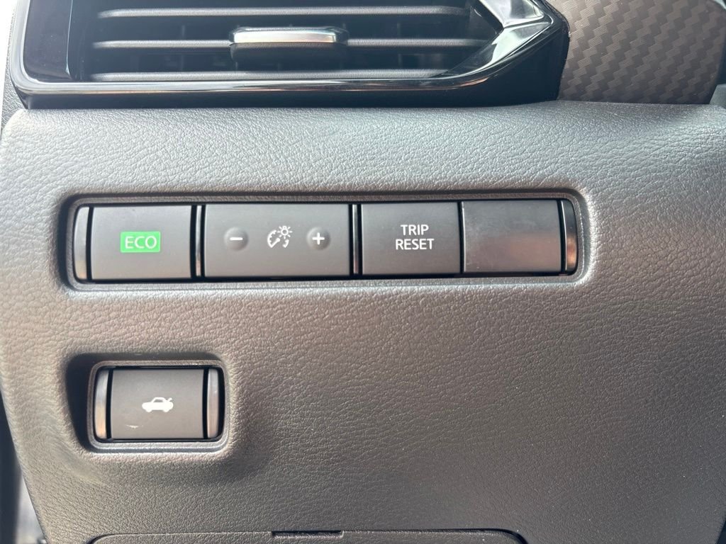 Used 2022 Gray Nissan SV image 18