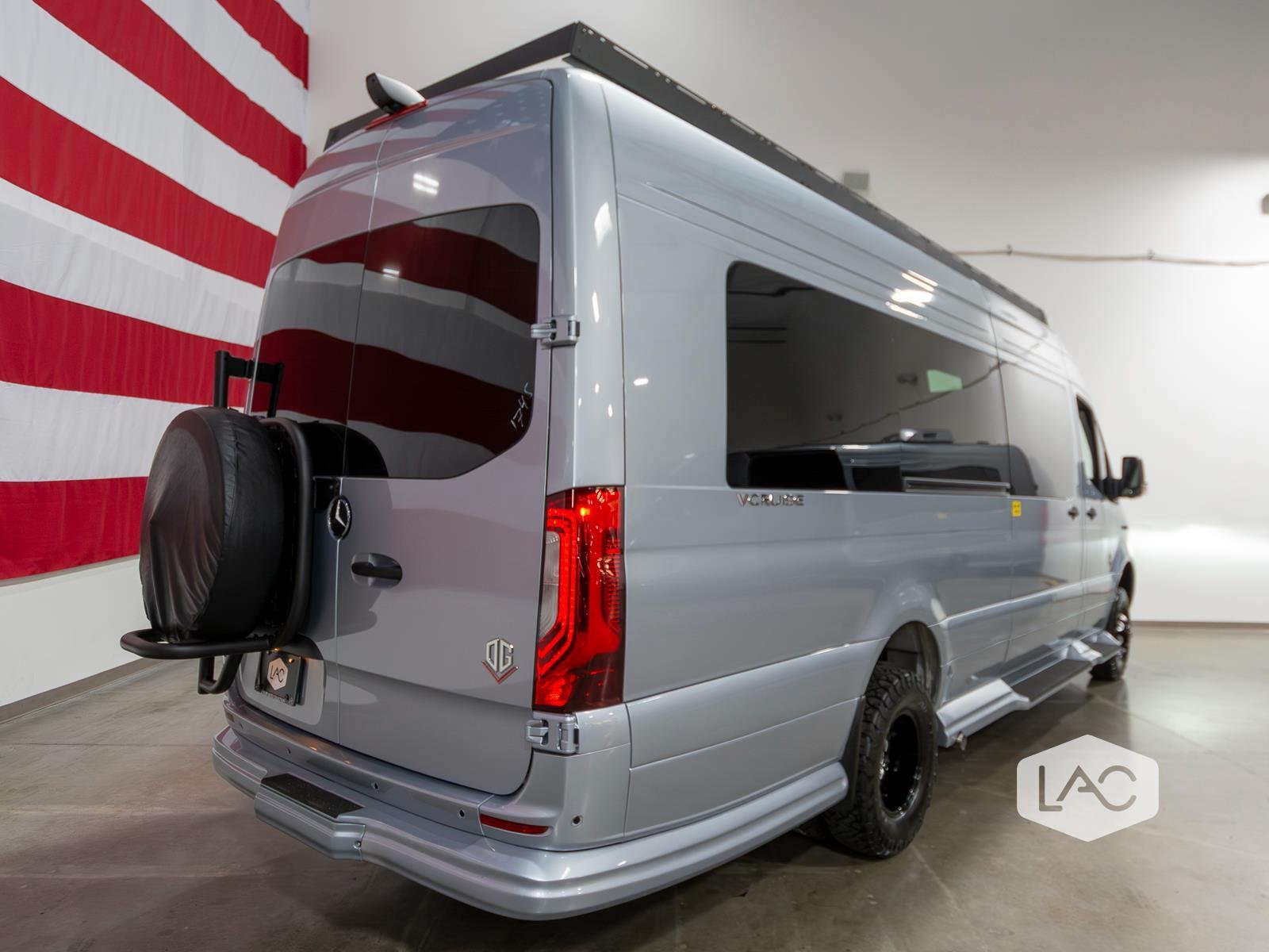 New 2026 Hightech Silver OGV LUXURY COACH AWD ADV PKG 2.1 w/ Comfort Seats image 36