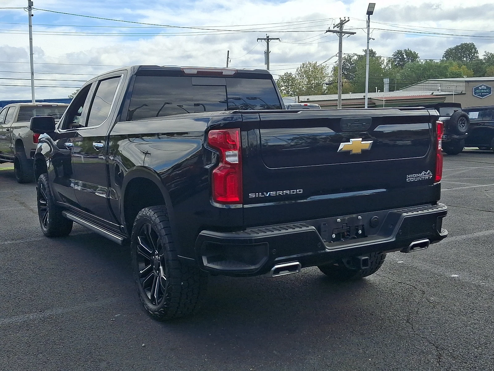 Used 2022 Mosaic Black Metallic Chevrolet High Country image 8