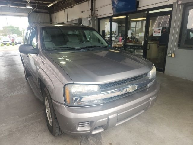 Used 2005 Gray Chevrolet LS image 3