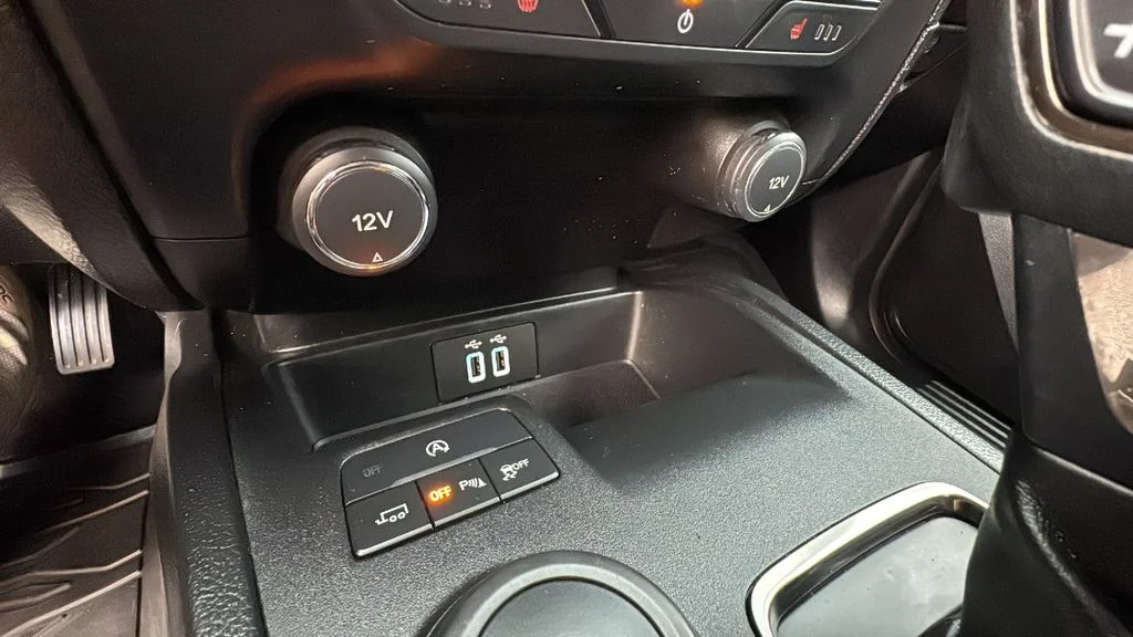 Used 2019 Red Ford Lariat image 23