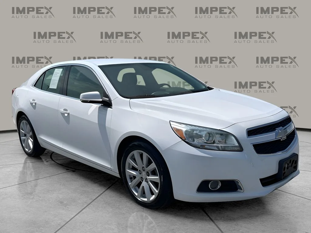 Used 2013 White Chevrolet LT image 7